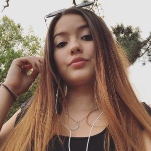 Meet your Posher, Valentina